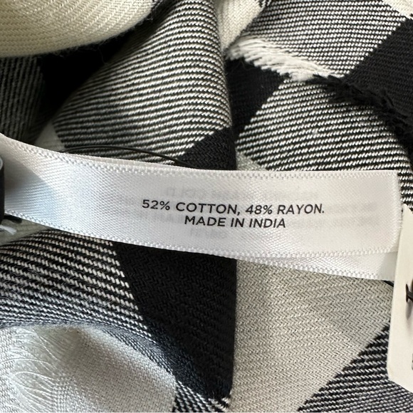NEW Talbots Scarf Black White Plaid Checkered Fringe Trim - Picture 3 of 3